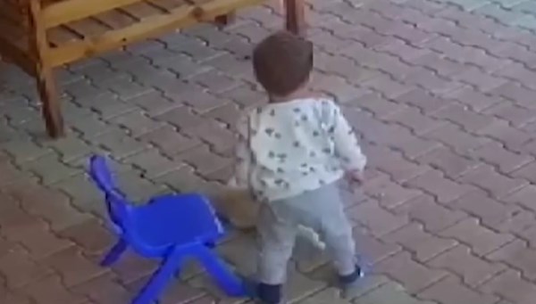 Jandarmadan korkan çocuğa sürpriz ziyaret Jandarmadan korkan çocuğa sürpriz ziyaret