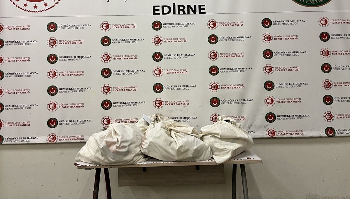 Kapıkule'de kilolarca uyuşturucu ele geçirildi Kapıkule'de kilolarca uyuşturucu ele geçirildi
