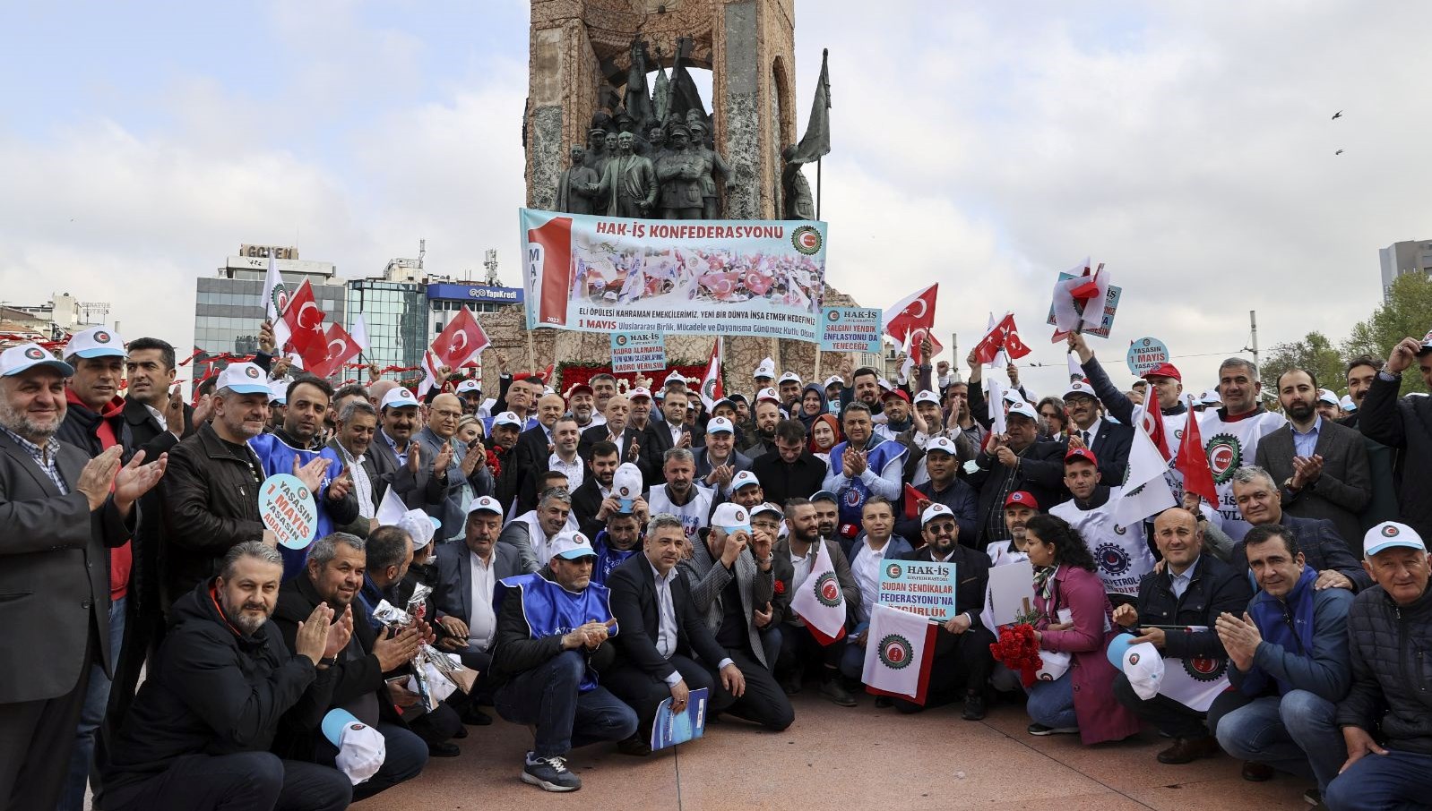 Taksim'de 1 Mayıs hareketliliği