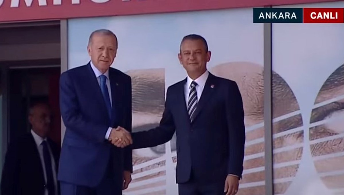 Cumhurbaşkanı Erdoğan, 18 yıl sonra CHP Genel Merkezi'nde | Erdoğan-Özel görüşmesi başladı