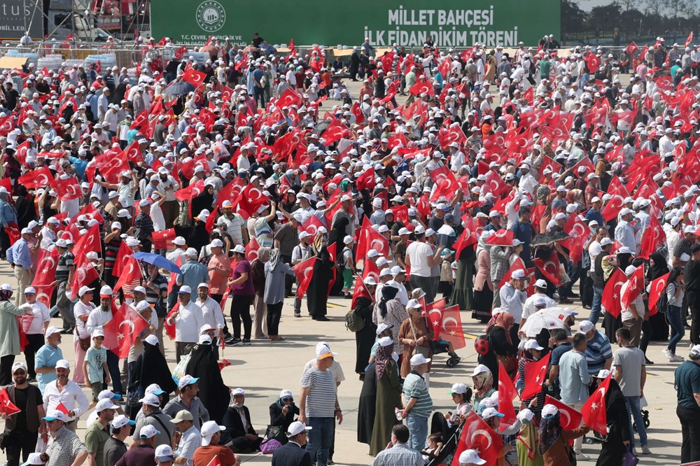 İstanbul'un fethinin 569. yıl dönümü kutlanıyor: Cumhurbaşkanı Erdoğan ilk fidanı dikti - 14