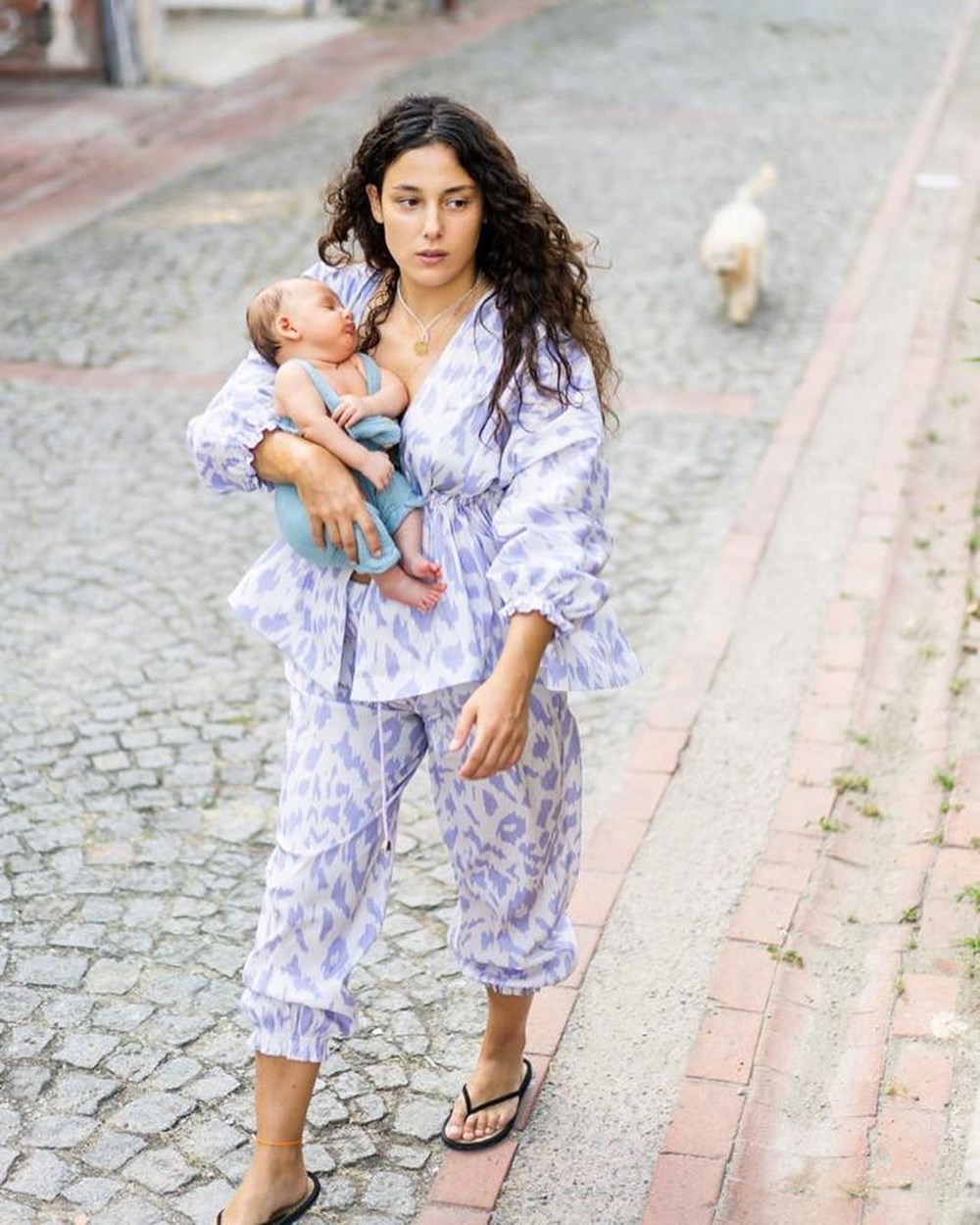 Cansu Tosun ve Erkan Kolçak Köstendil'in oğlu Marsel'in suda doğum fotoğrafları - 6