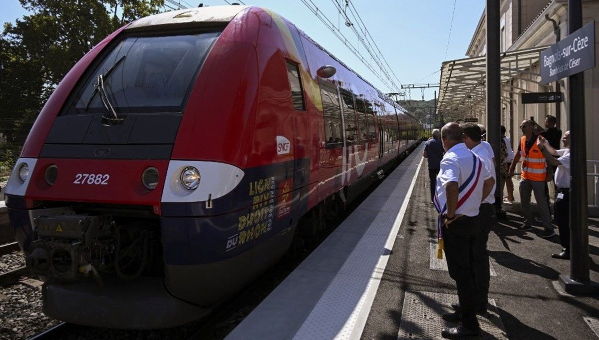 Fransa'da hükümet enerji tasarrufu için tren seferlerini azaltmaya hazırlanıyor