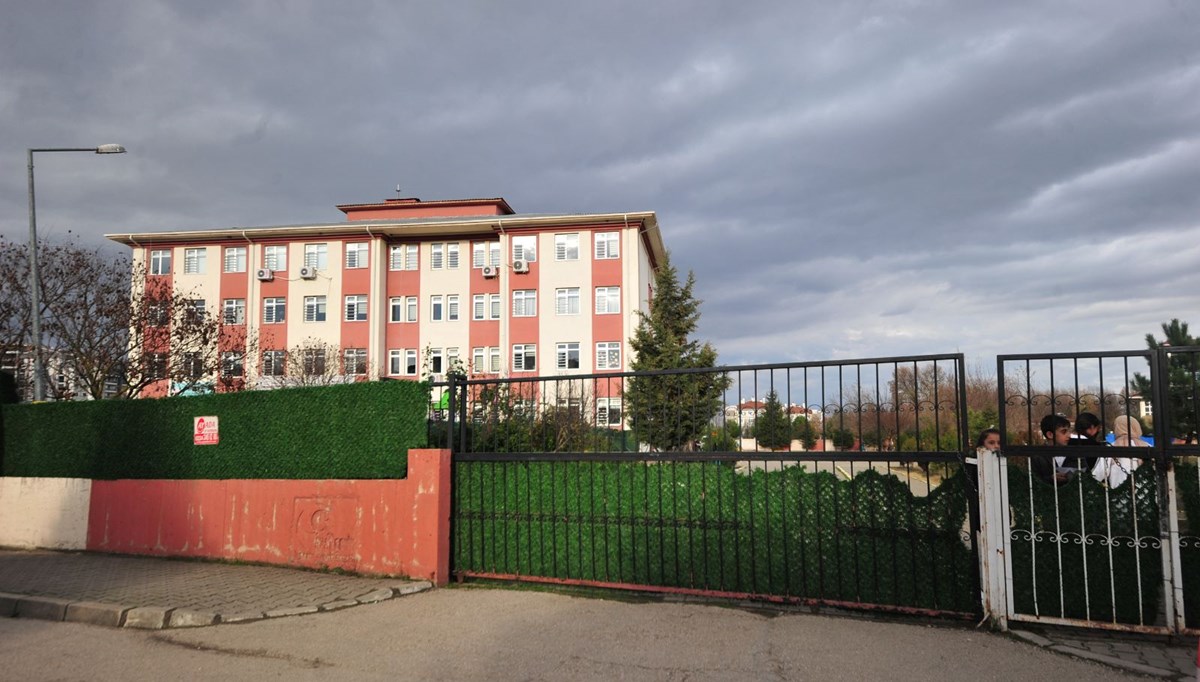 Yerli Malı Haftası etkinliğinde 8 öğrenci zehirlendi Yerli Malı Haftası etkinliğinde 8 öğrenci zehirlendi