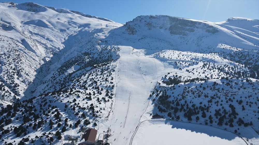 Dinlenmeden pisti tamamlanamayan kayak merkezi: Ergan - 5
