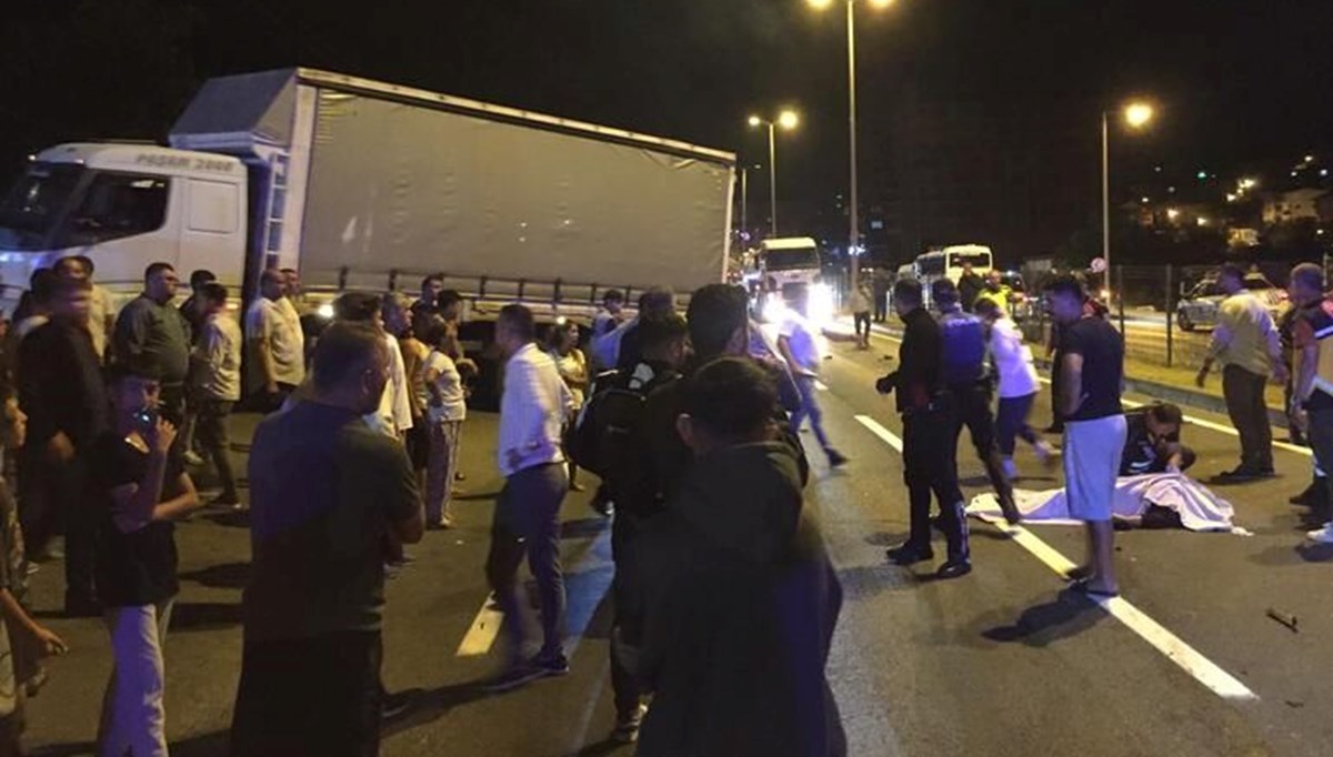 Zonguldak'ta feci kaza: Önce motosiklet ardından otomobil çarptı Zonguldak'ta feci kaza: Önce motosiklet ardından otomobil çarptı