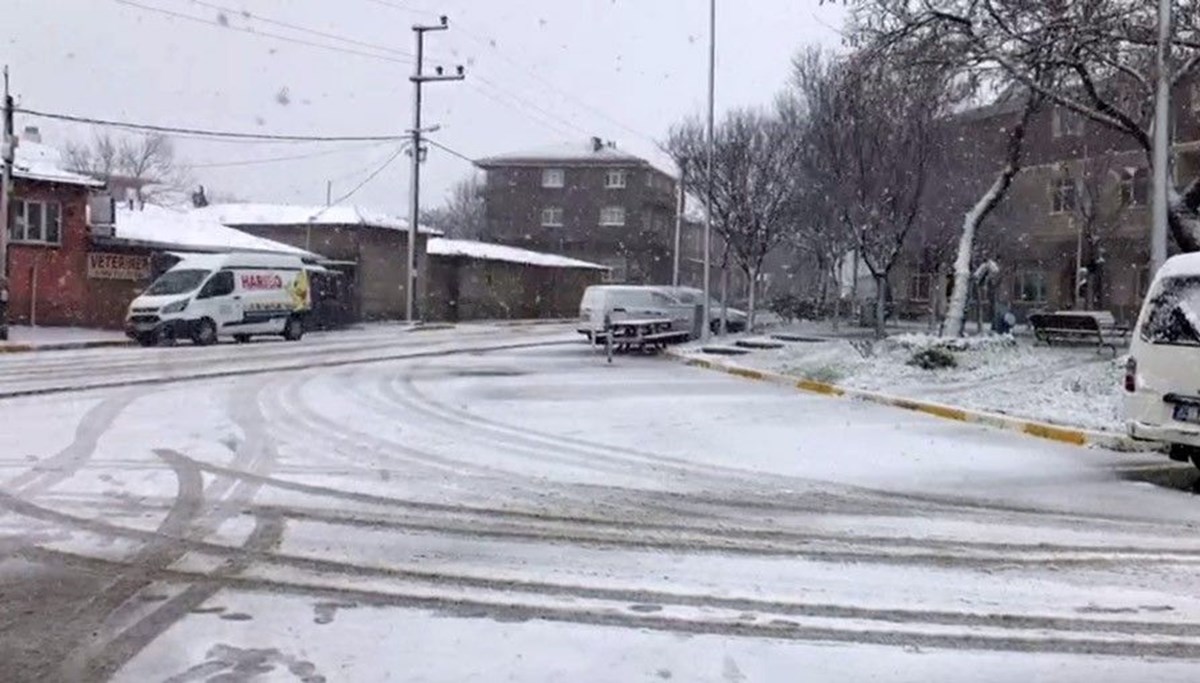 Hava durumu: İstanbul'da kar yağışı başladı (Bugün hava nasıl olacak?)