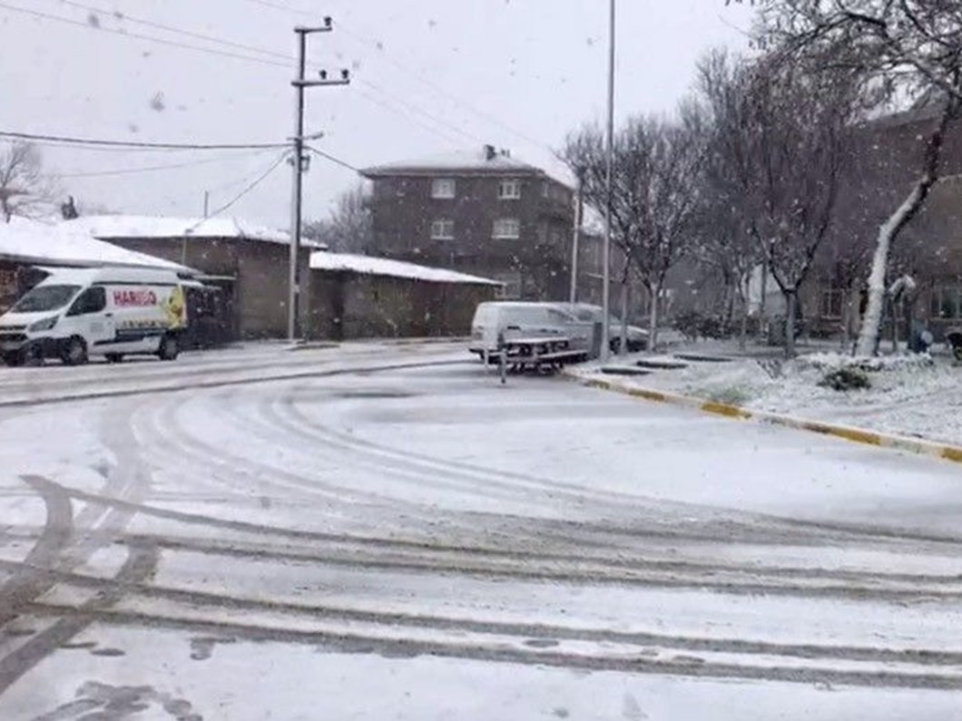 hava durumu istanbul da kar yagisi basladi bugun hava nasil olacak ntv