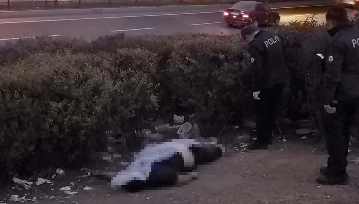 Kavşakta ceset bulundu