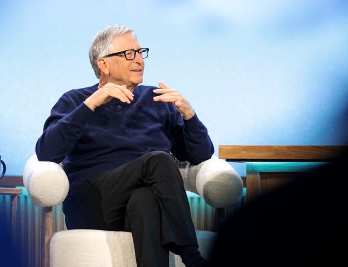 Bill Gates'ten uyarı: Yapay zeka kullanmak da işsizlikten kurtarmayacak