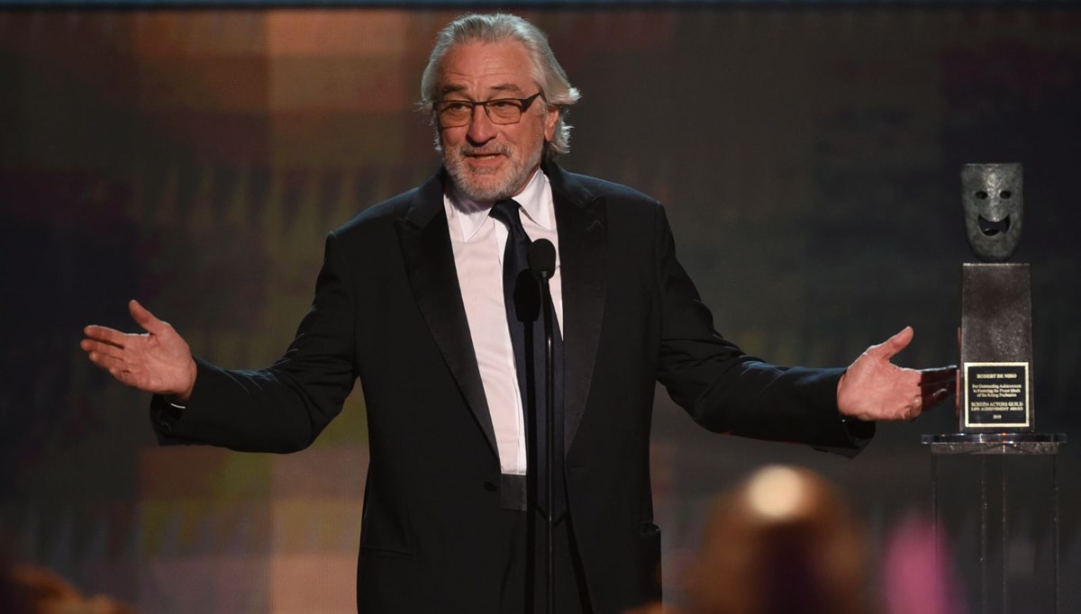 Robert De Niro'nun avukatı: Eşinin aşırı lüks harcamalarına yetişmek için ölesiye çalışıyor Robert De Niro'nun avukatı: Eşinin aşırı lüks harcamalarına yetişmek için ölesiye çalışıyor