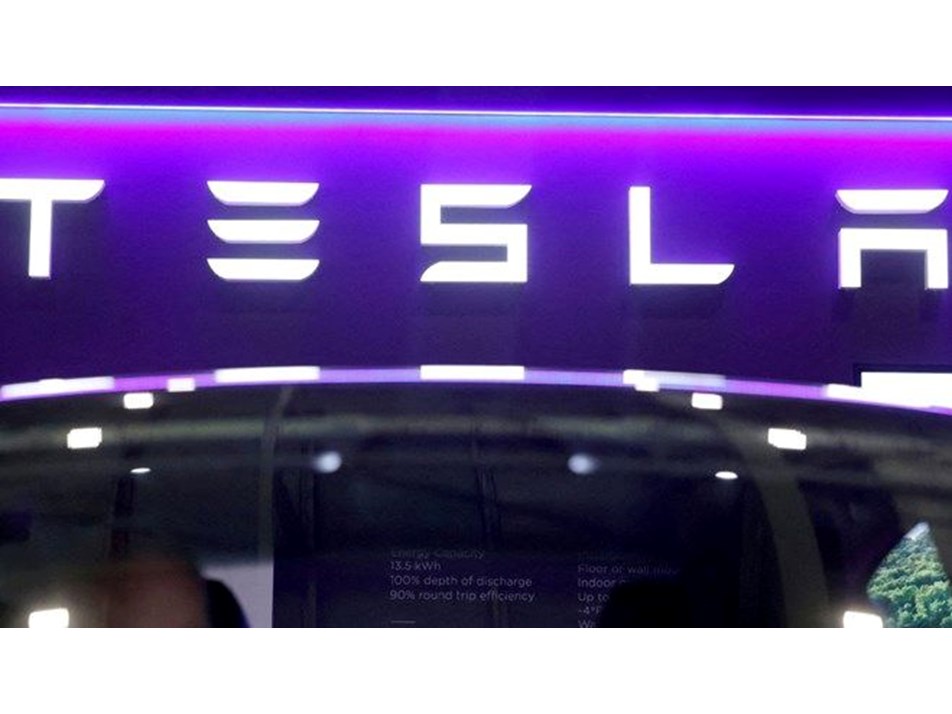 Tesla yolda, protestocular sokakta: Teksas'ta otonom endişesi