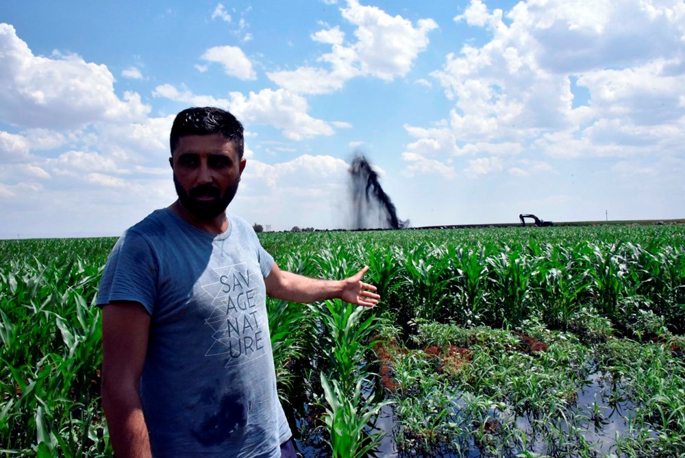 Şanlıurfa'da boru hattı delindi, ham petrol metrelerce yükseğe fışkırdı - 14