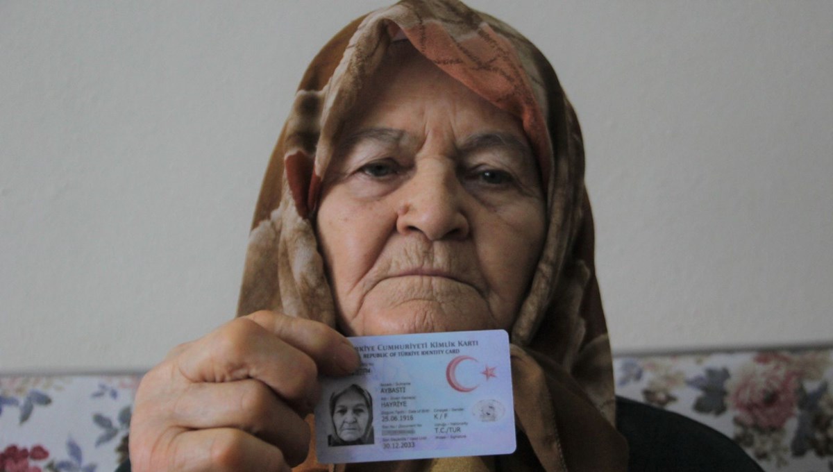 110 yaşındaki Hayriye ninenin uzun yaşam sırrı: En çok yediği 3 besin 110 yaşındaki Hayriye ninenin uzun yaşam sırrı: En çok yediği 3 besin