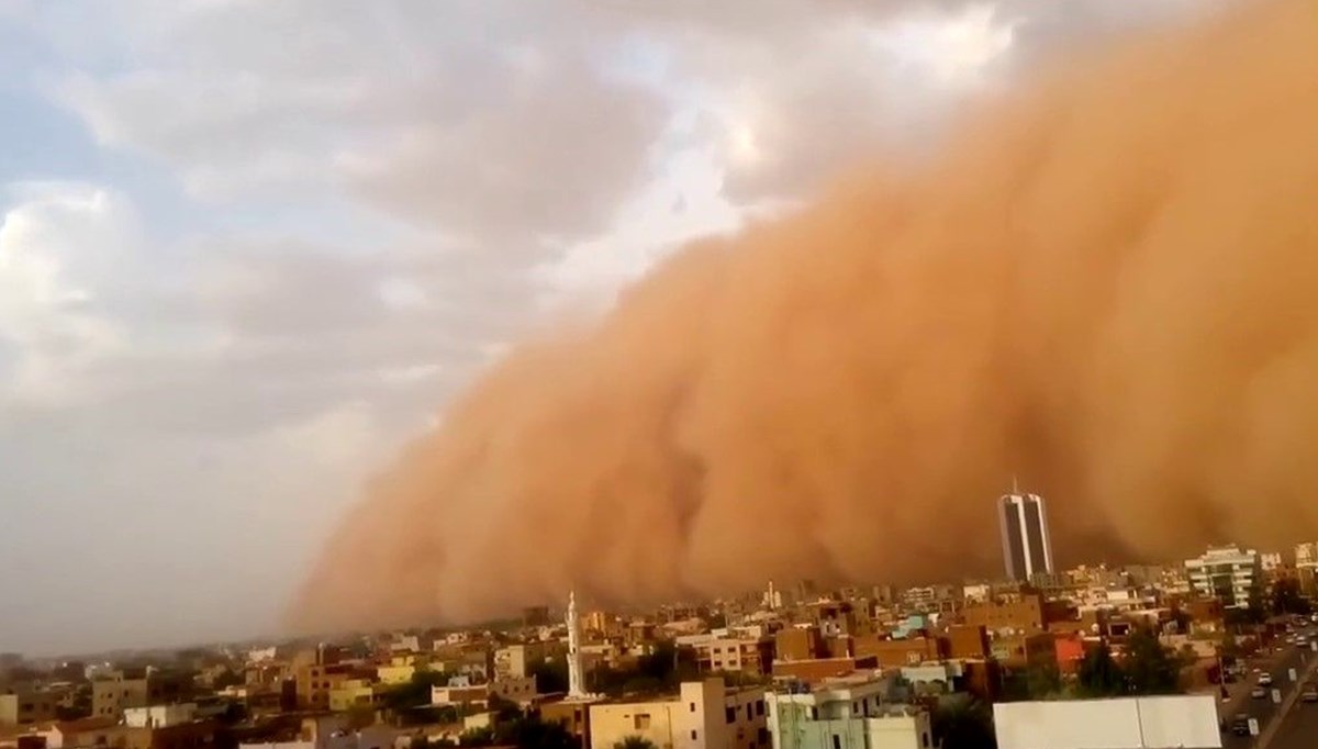 Sudan’ı kum fırtınası vurdu