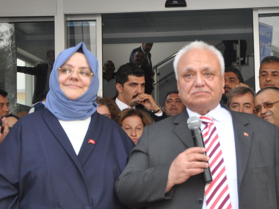 Eski Turizm Bakani Atilla Koc Gozyaslarini Tutamadi Ntv