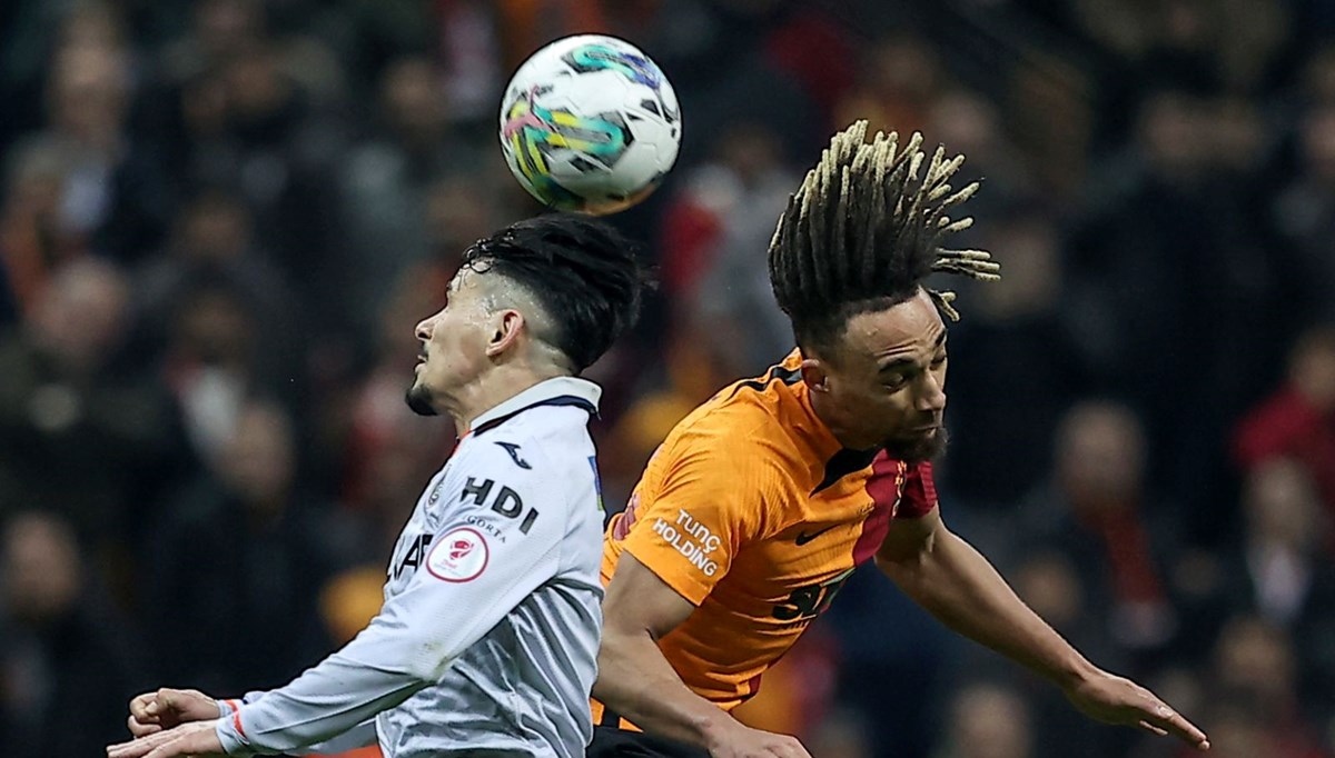 SON DAKİKA: Galatasaray kupaya veda etti, Başakşehir yarı finalde