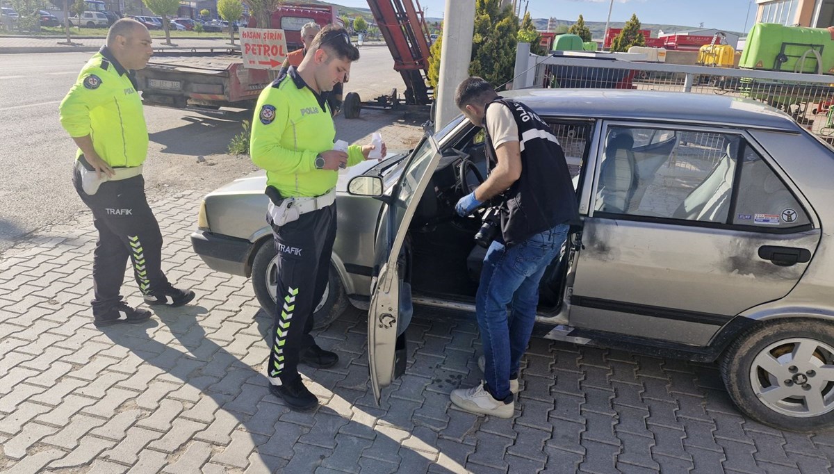 Çaldıkları otomobille drift attılar