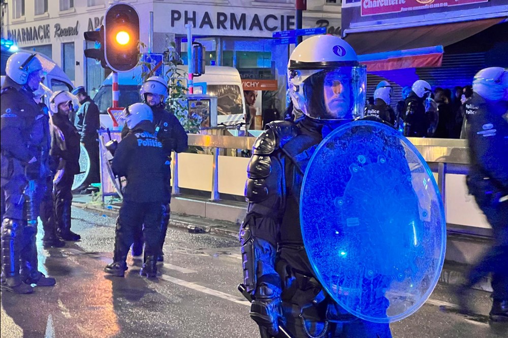 Fransa'da olaylar dinmiyor, sokağa çıkma yasağı getirildi - 11