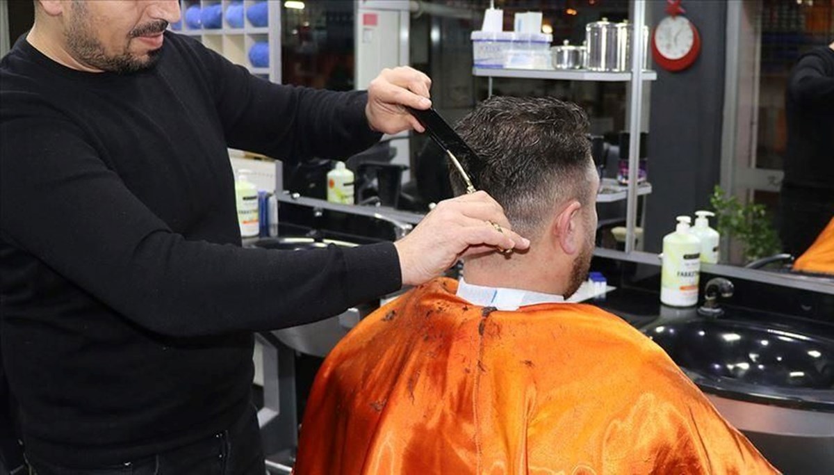 Berber, kuaför ve güzellik salonlarında yeni dönem: Bugün yürürlüğe girdi Berber, kuaför ve güzellik salonlarında yeni dönem: Bugün yürürlüğe girdi