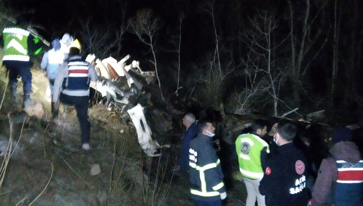 Malatya'da feci kaza: Devrilen kamyondaki 7 kişi hayatını kaybetti Malatya'da feci kaza: Devrilen kamyondaki 7 kişi hayatını kaybetti