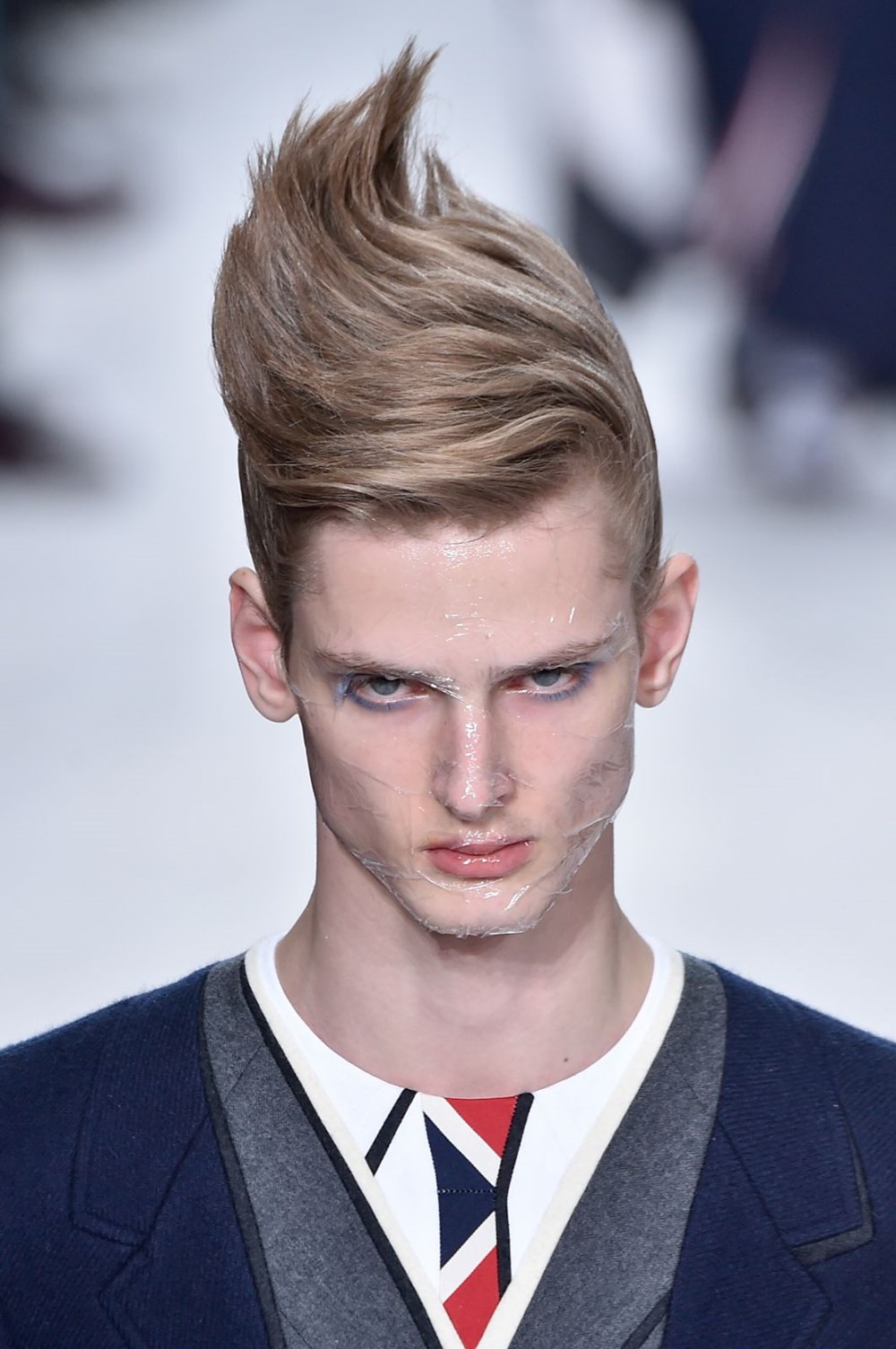 Erkeklerde yeni saç trendi Trol bebek saçı Magazin Erkeklerde yeni saç trendi Trol bebek saçı Magazin