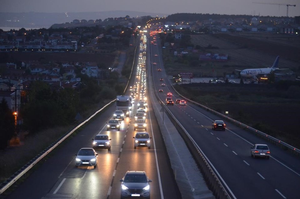 Tekirdağ-İstanbul yolunda dönüş yoğunluğu - 1