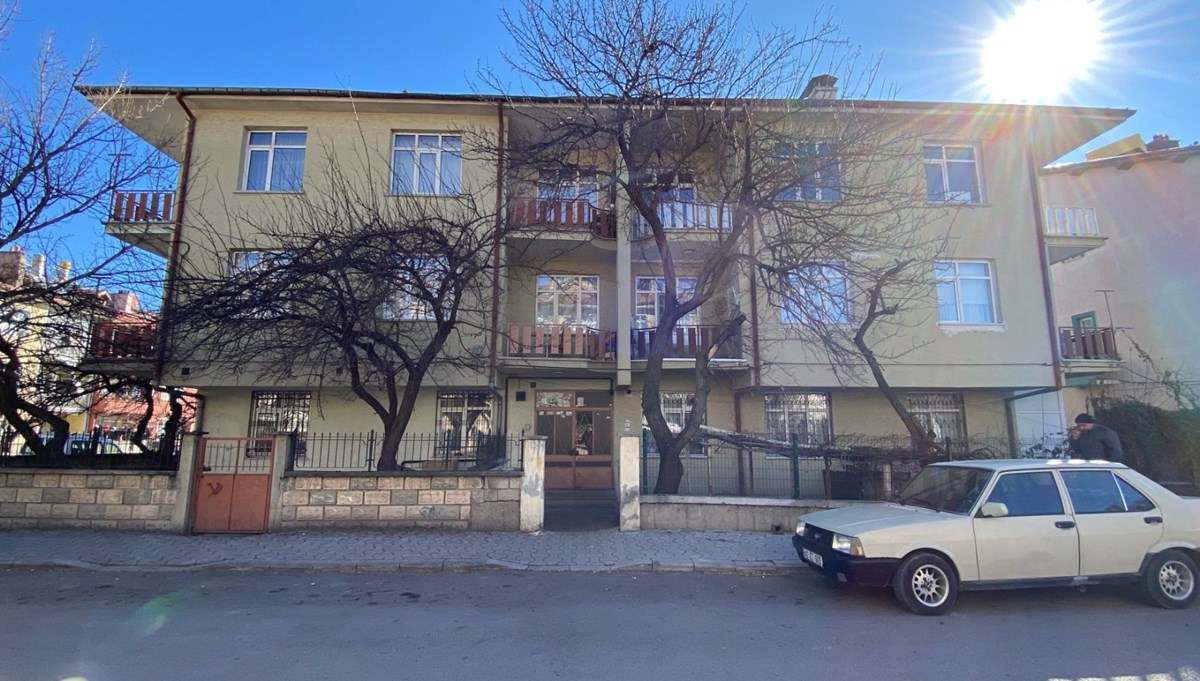 Konya'da bir kadın kocasını bıçaklayarak öldürdü Konya'da bir kadın kocasını bıçaklayarak öldürdü