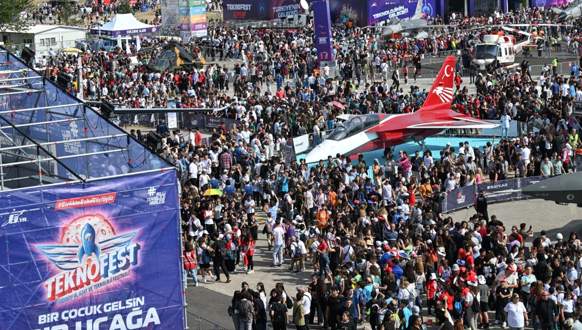 TEKNOFEST İzmir'de, ikinci gün etkinlikleri başladı