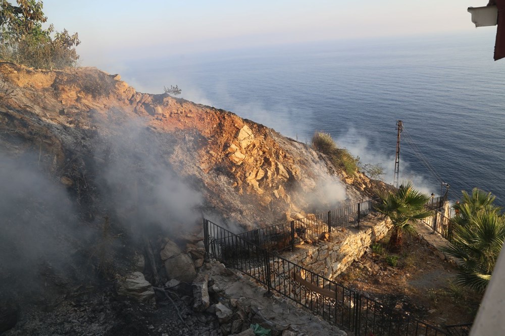 Antalya'da muzluk yangını (5 dönüm bahçe zarar gördü) - 1
