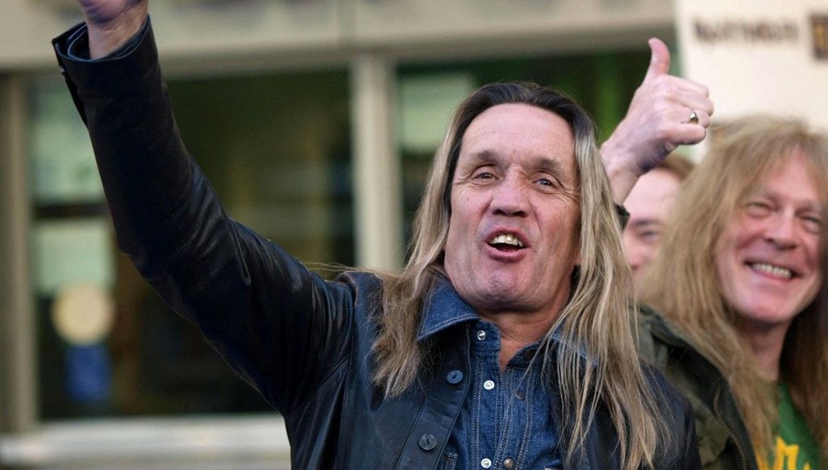 Iron Maiden'ın bateristi Nicko McBrain felç geçirdi Iron Maiden'ın bateristi Nicko McBrain felç geçirdi