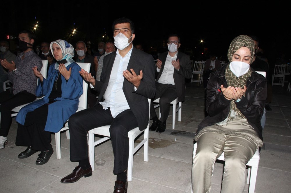 17 Ağustos depreminin 21. yılı: Hayatını kaybedenler törenle anıldı - 3