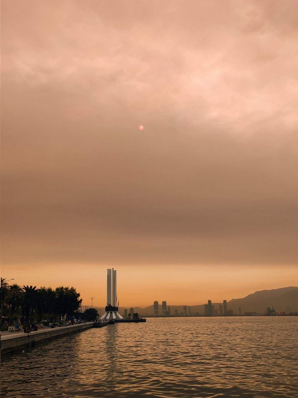 İzmir'de bulanık gökyüzü korkuttu - 8