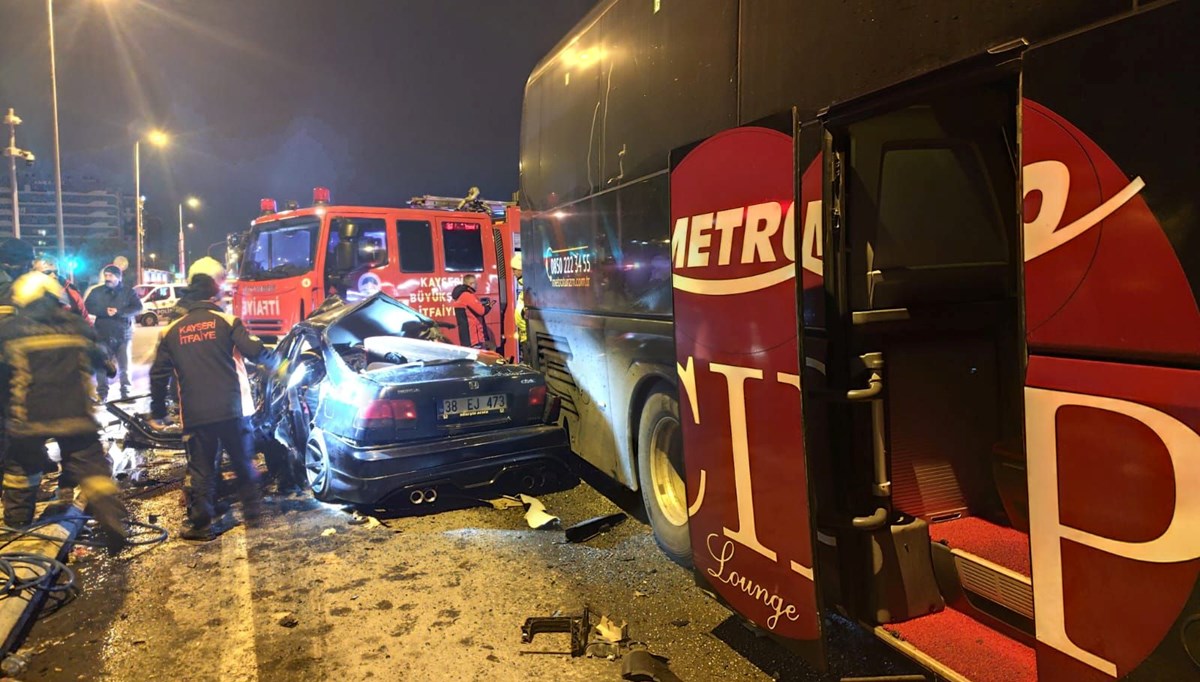 Kayseri'de feci kaza: 2 ölü, 1 yaralı