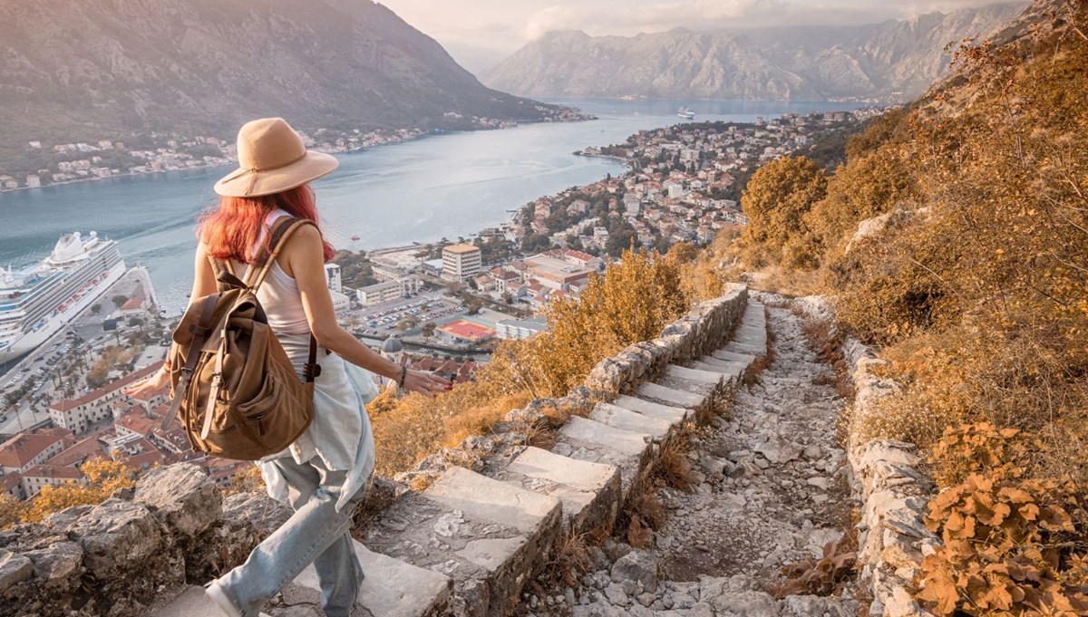 Karadağ Türklere vizesiz seyahatleri iptal etti