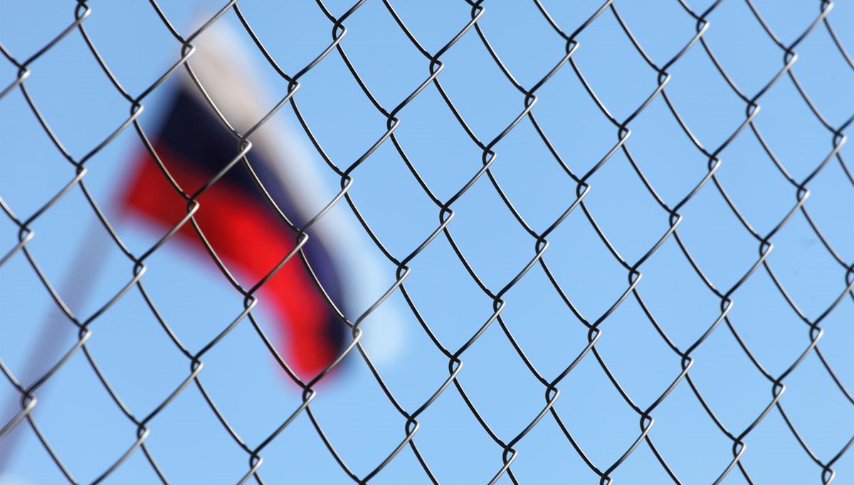 Devler Rusya'dan çekiliyor: Faaliyetlerini durduran şirketler