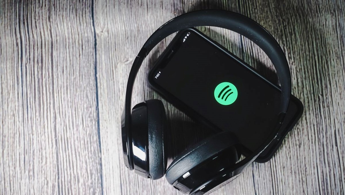 Spotify ölü sanatçılar adına şarkılar yayınlıyor