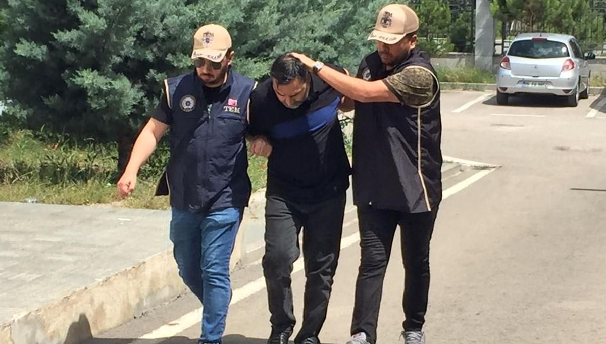 Gri kategoride aranan FETÖ yöneticisi Ankara'da yakalandı Gri kategoride aranan FETÖ yöneticisi Ankara'da yakalandı