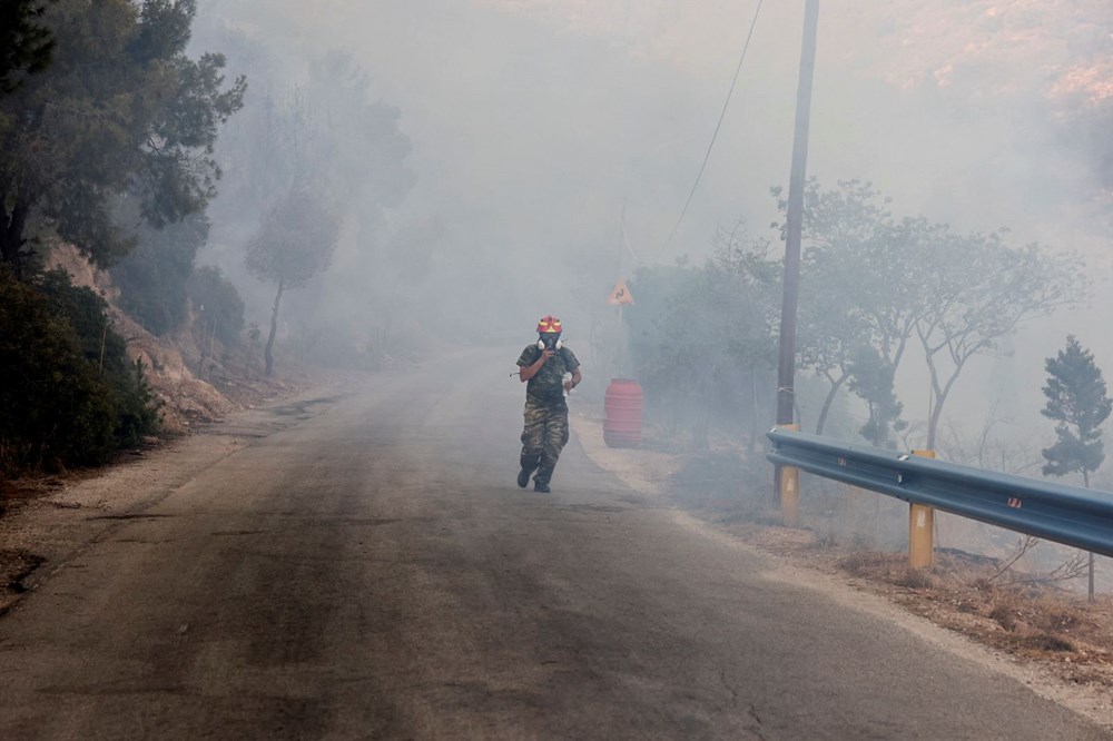 Yunanistan'da büyük yangın: Bazı bölgeler tahliye edildi - 8