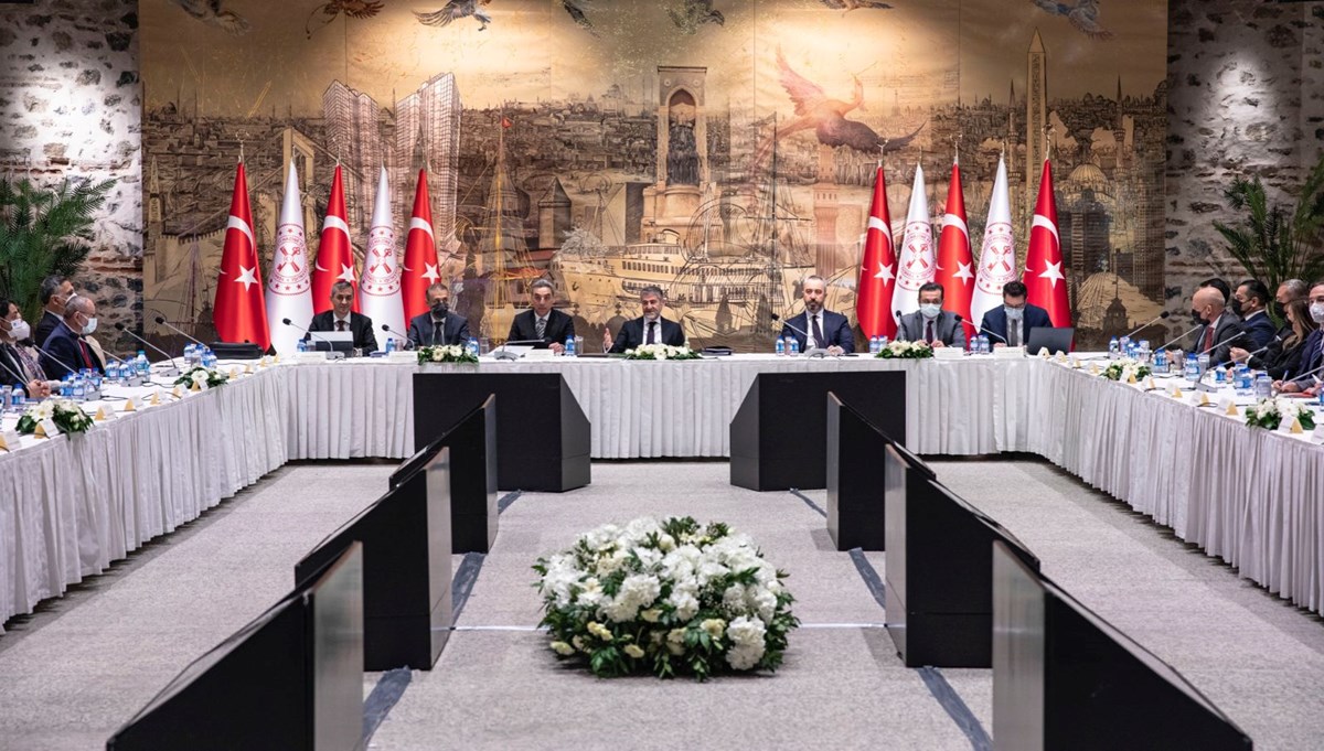Bakan Nebati: Türk lirası tasarruflarını güçlendirmeye devam edeceğiz (İstanbul'da Ekonomi Toplantısı)