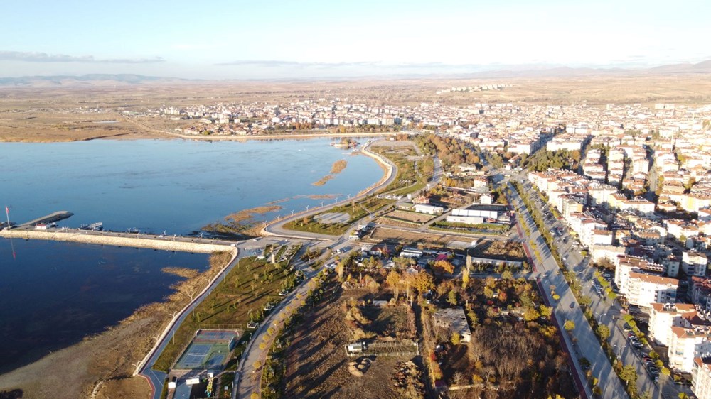 Beyşehir Gölü'nde korkutan görüntü: Metrelerce geri çekildi, otlanmalar oluştu - 2