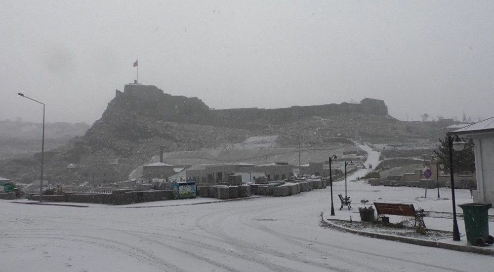 Kars merkeze mevsimin ilk karı düştü - 6