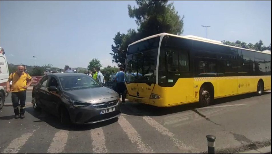 Beşiktaş'ta otomobil İETT otobüsüne çarptı: 6 yaralı