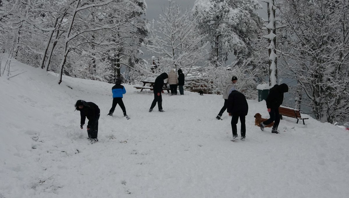 Ordu'da kar manzarası: 530 metre yüksekliğindeki Boztepe'ye çıktılar