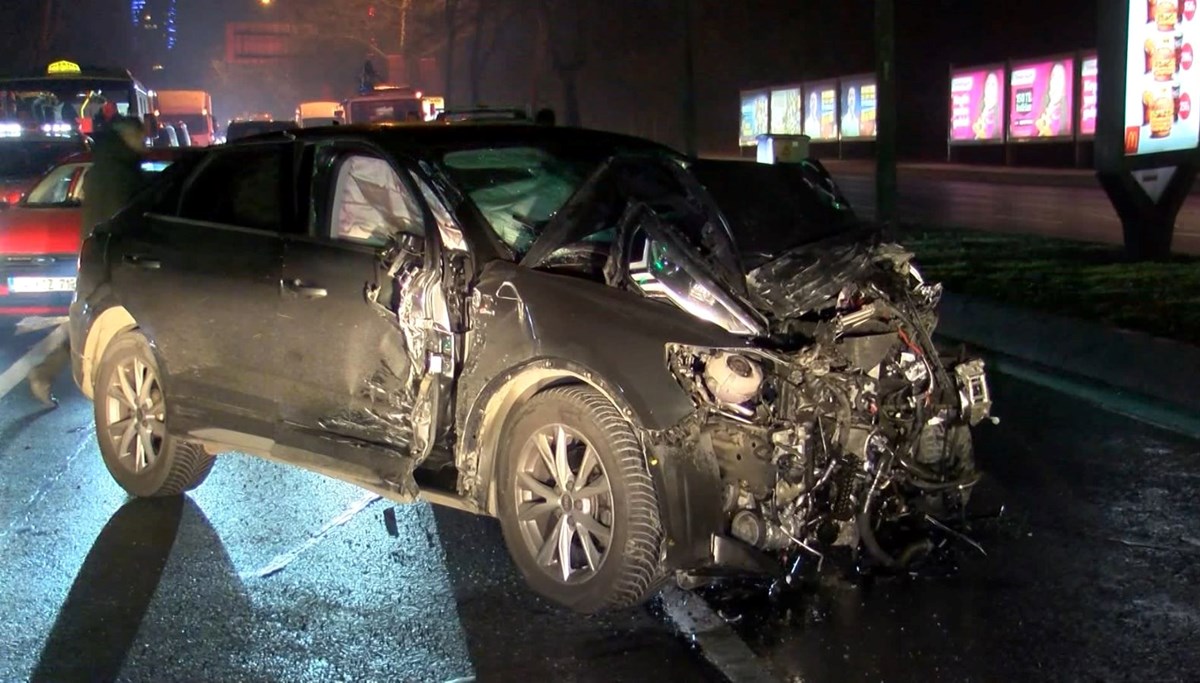 Sarıyer'de 7 aracın karıştığı zincirleme kaza: 3 yaralı