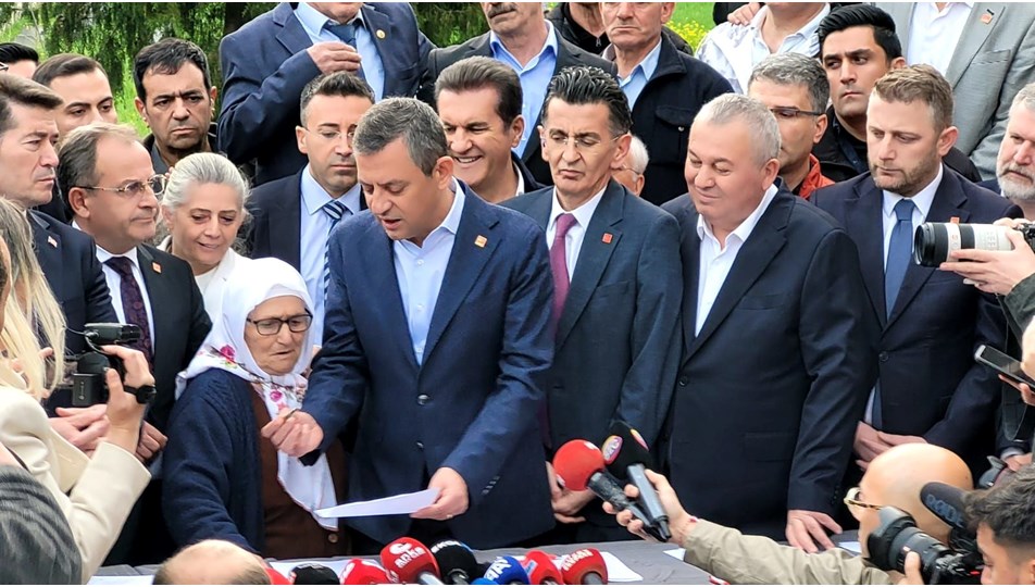 CHP’den Ekrem İmamoğlu için imza kampanyası