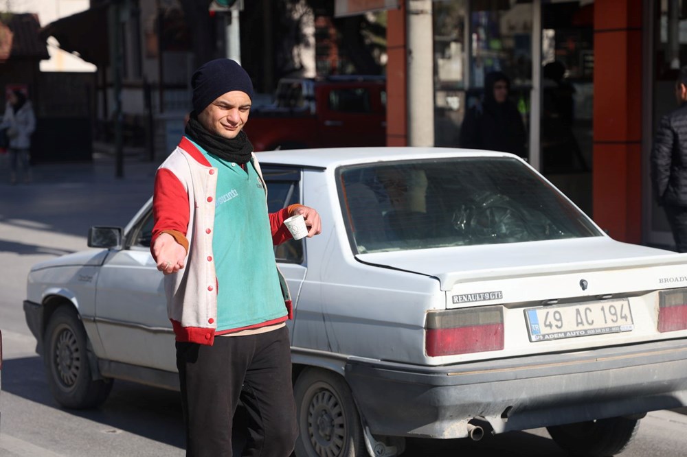 Dilenci sırrını açıkladı: İşimi severek yapıyorum