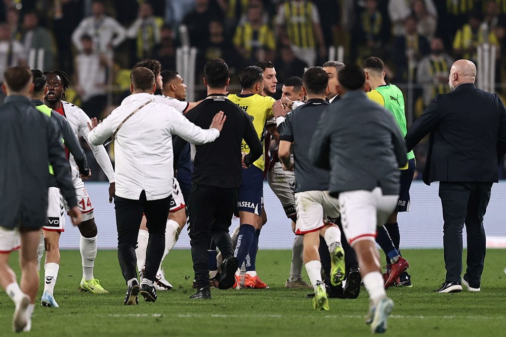 Şampiyonluk yarışı | Kadıköy'de Samsunspor'la karşılaşan Fenerbahçe evinde 2 puan bıraktı - 2