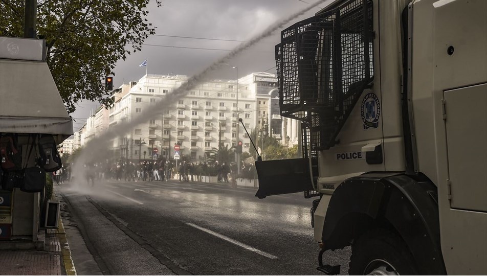 Yunanistan'da '17 Kasım' protestolarına polis müdahalesi