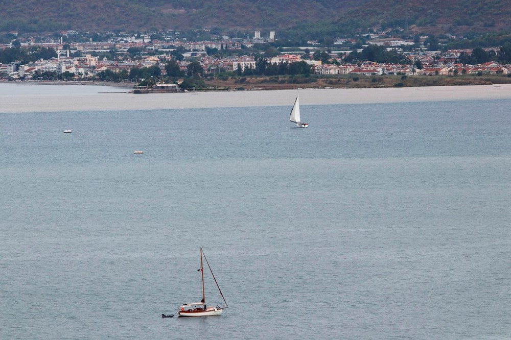 Fethiye'de yağış sonrası denizin rengi değişti - 1
